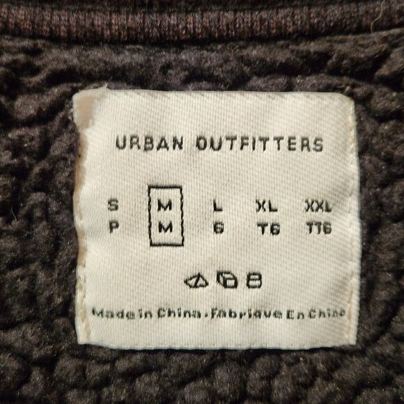 Urban Outfitters Black Sz Medium Faux Shearling Fleece Sweatshirt w Aztex Stripe - Picture 6 of 12
